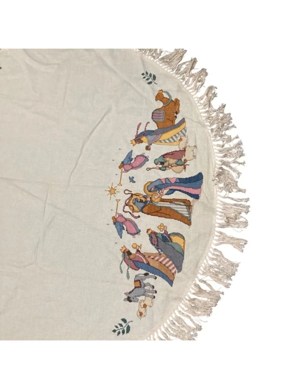 Vintage Christmas Nativity-Themed Round Completed Cross-Stitch Tablecloth